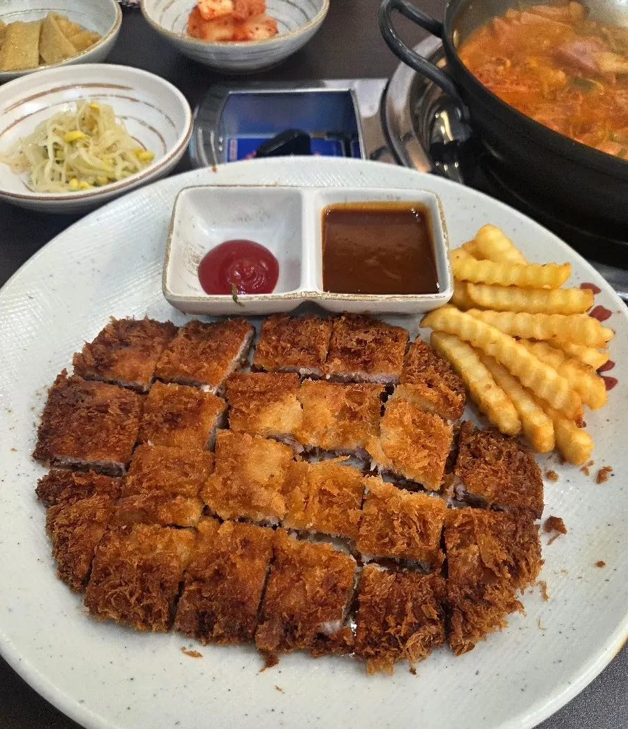 사이드로 주문한 돈까스