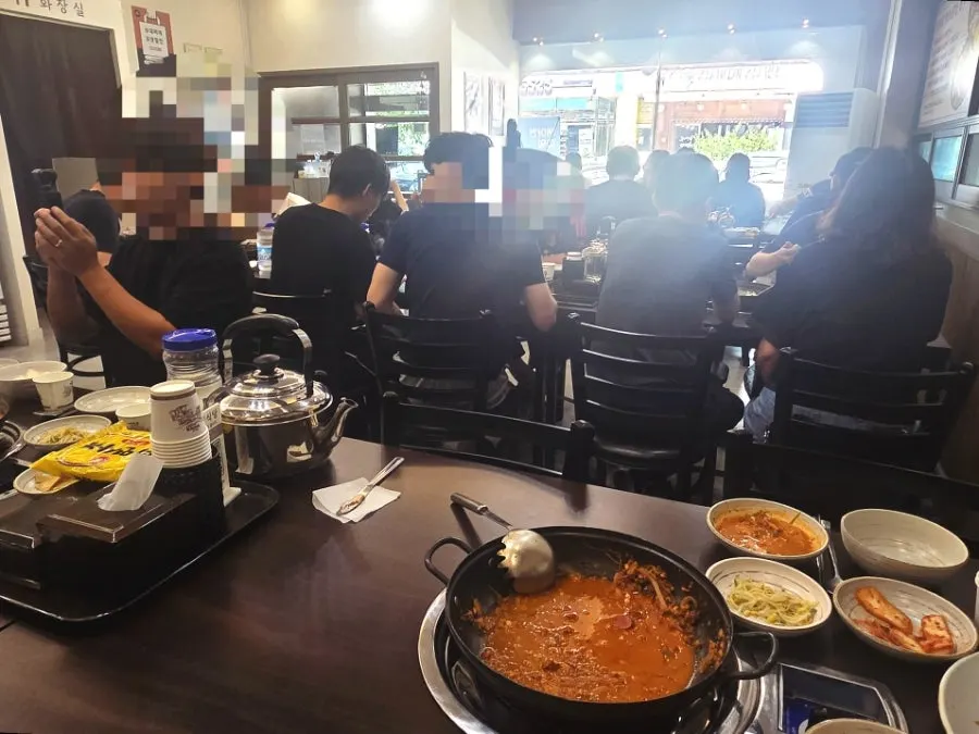 부대찌개와 돈까스 식사 마무리