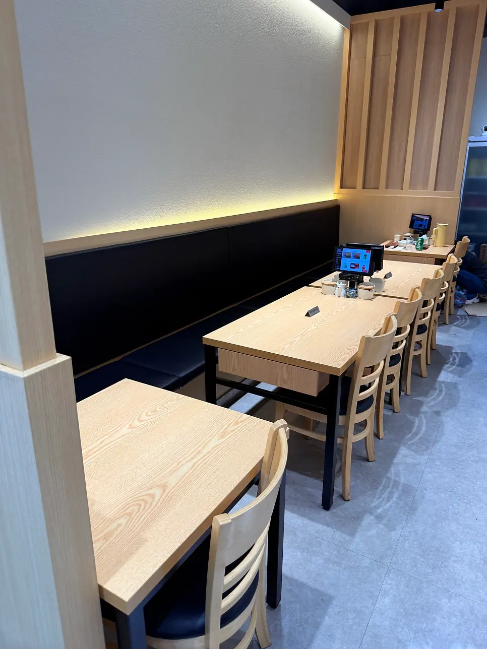 Long interior layout of Ganghan Sushi