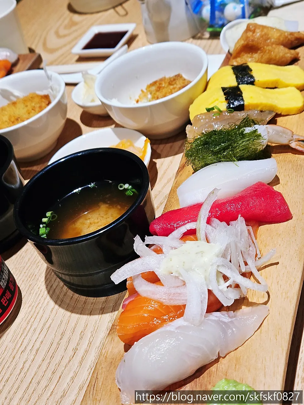 Ganghan Sushi 12P topped with thick cuts of fish