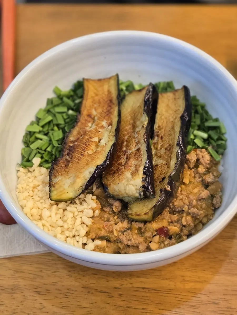 Spanish mackerel gondre rice with seasoned soy sauce