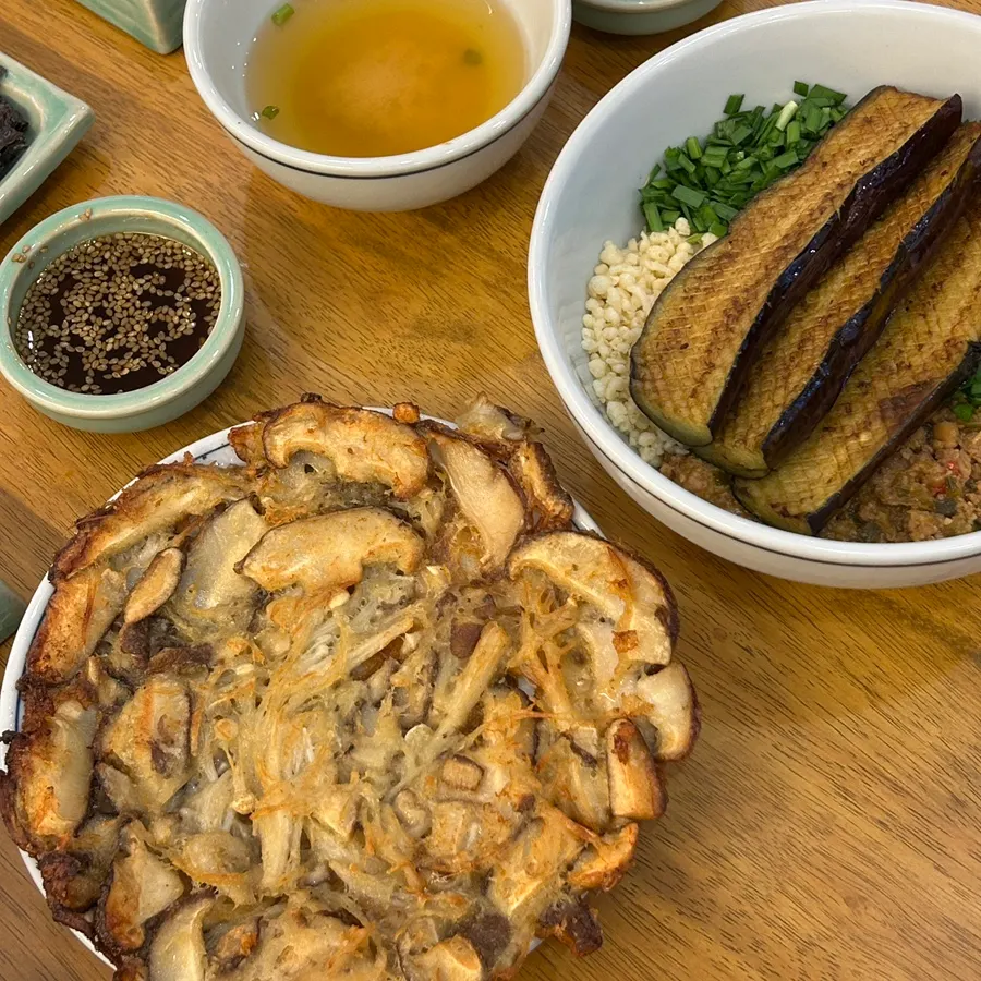 Spanish mackerel gondre rice and eggplant doenjang rice at Hyangtaek