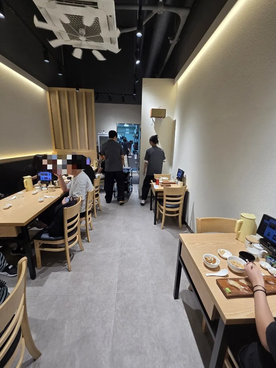 Table seating with generous spacing