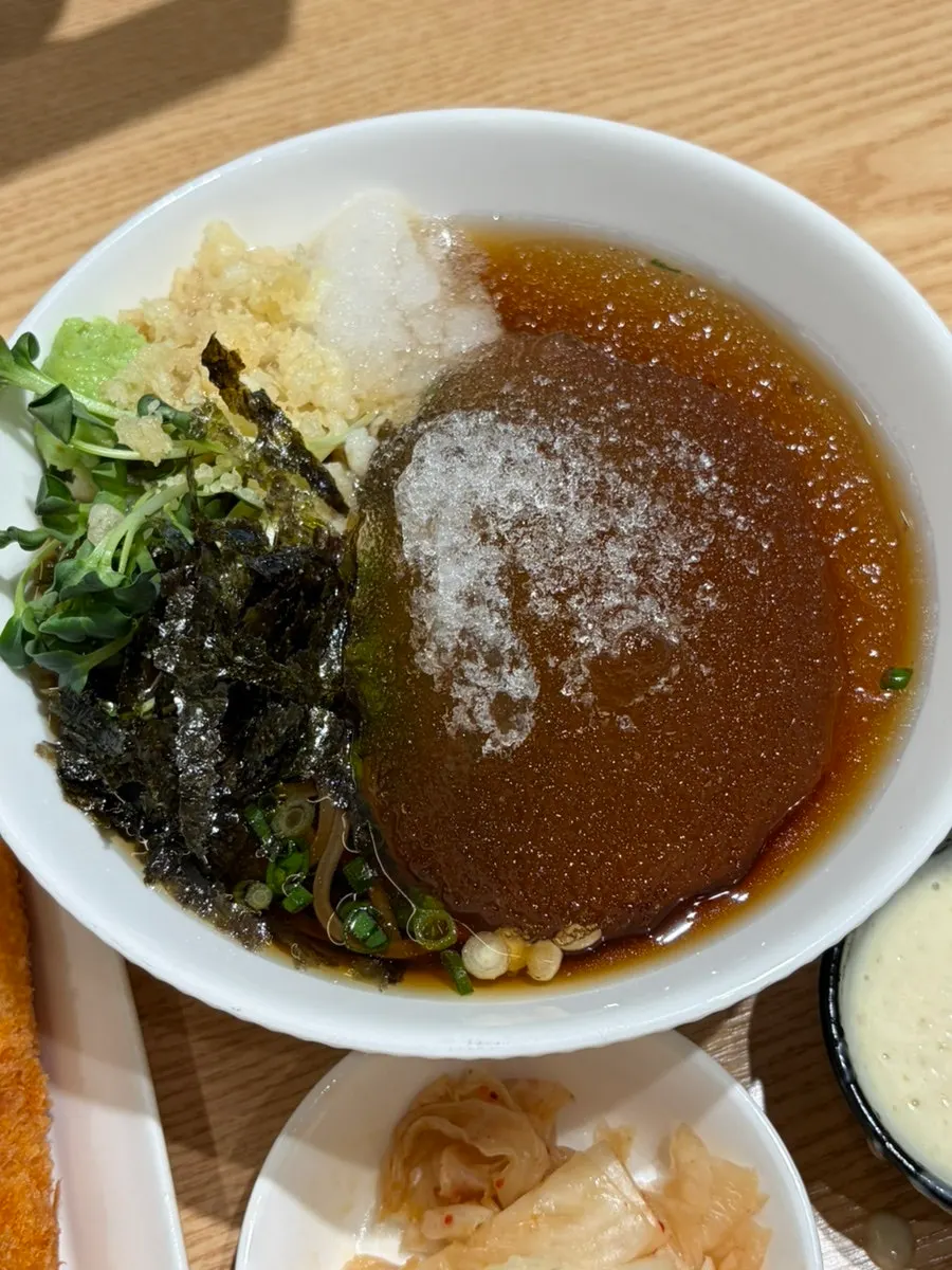 Gamtae yukhoe sushi and freshwater eel sushi