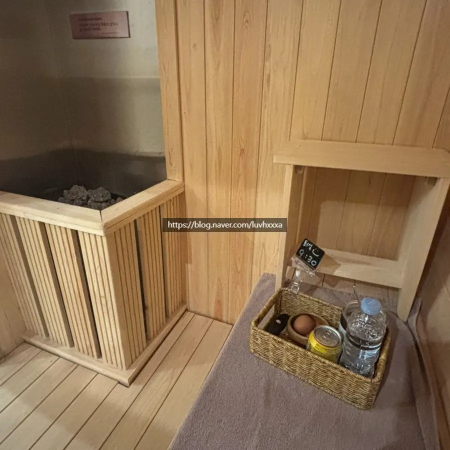 키엘 폼클렌징이 놓인 세면대
