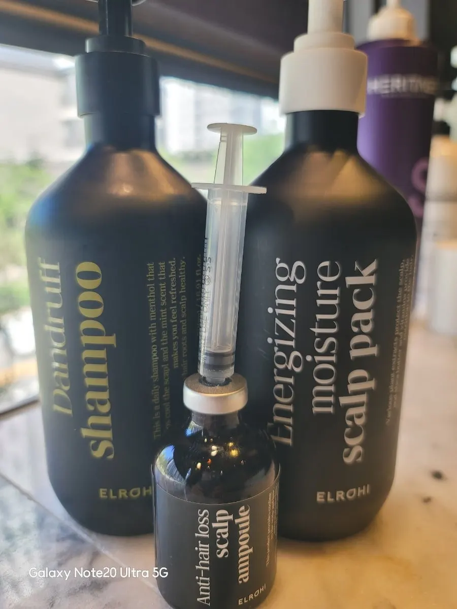 Step-by-step products including dandruff shampoo and moisture scalp pack