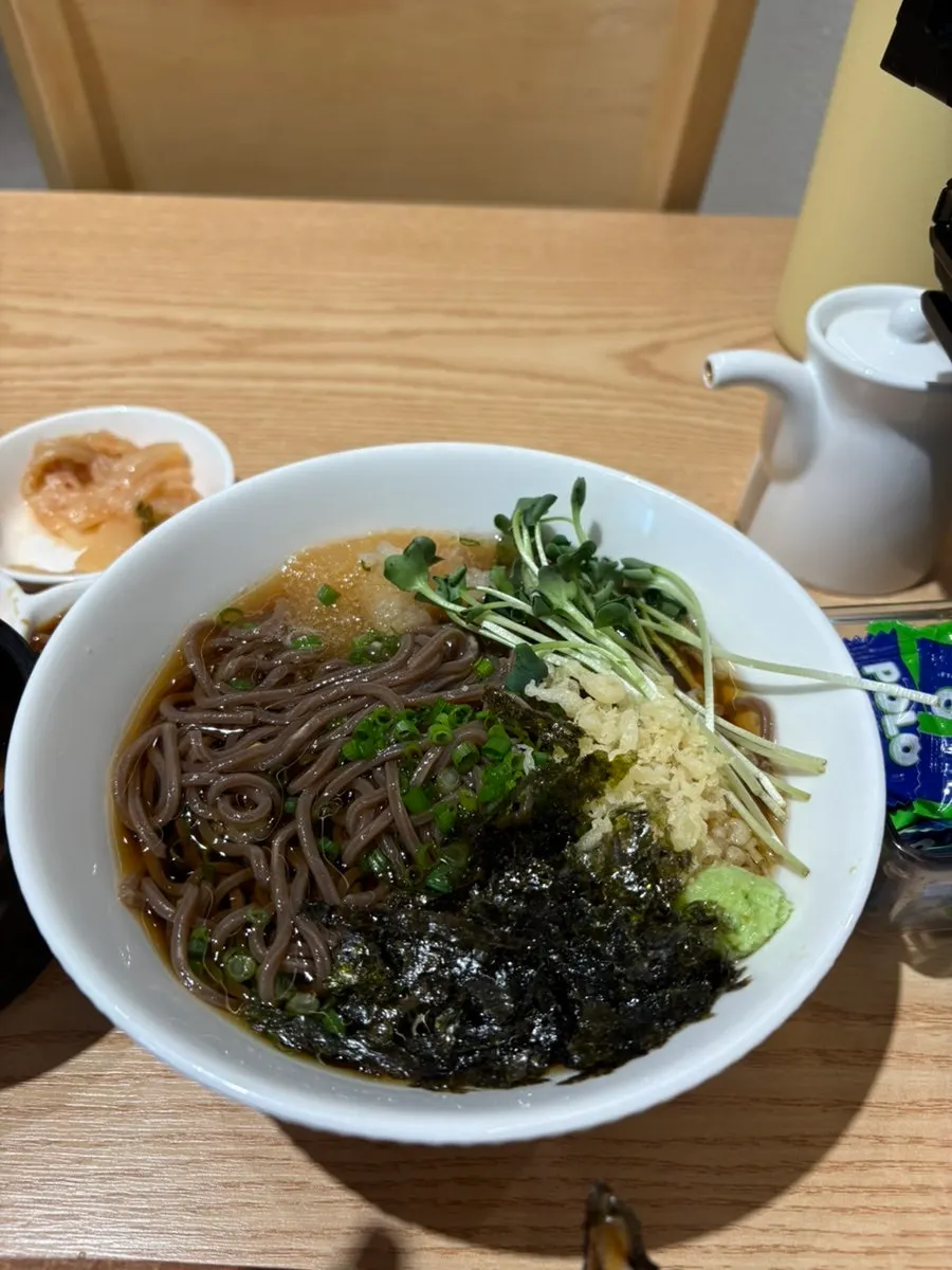 장어 초밥과 냉모밀