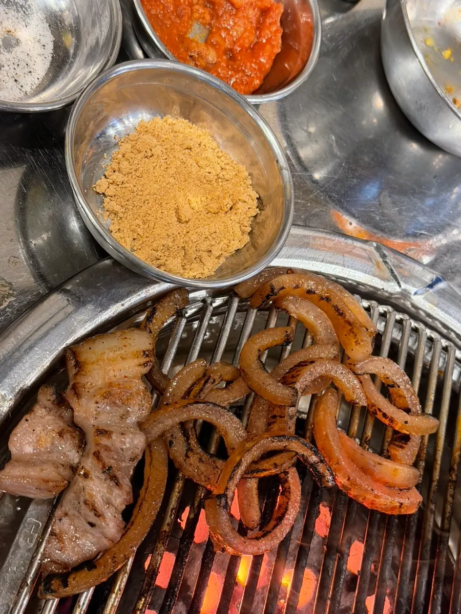 Pork skin grilled with injeolmi rice-cake powder coating