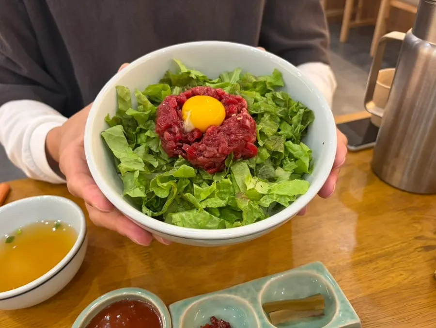 순살 삼치가 곁들여진 곤드레밥