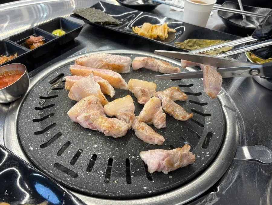 Pesanan pork jowl dan Cheonsang pork neck