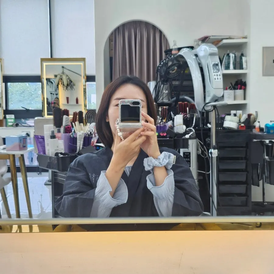 Consultation for an S- and C-curl perm on damaged hair