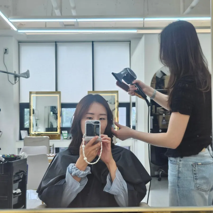 C-curl perm hairstyle before blow-drying