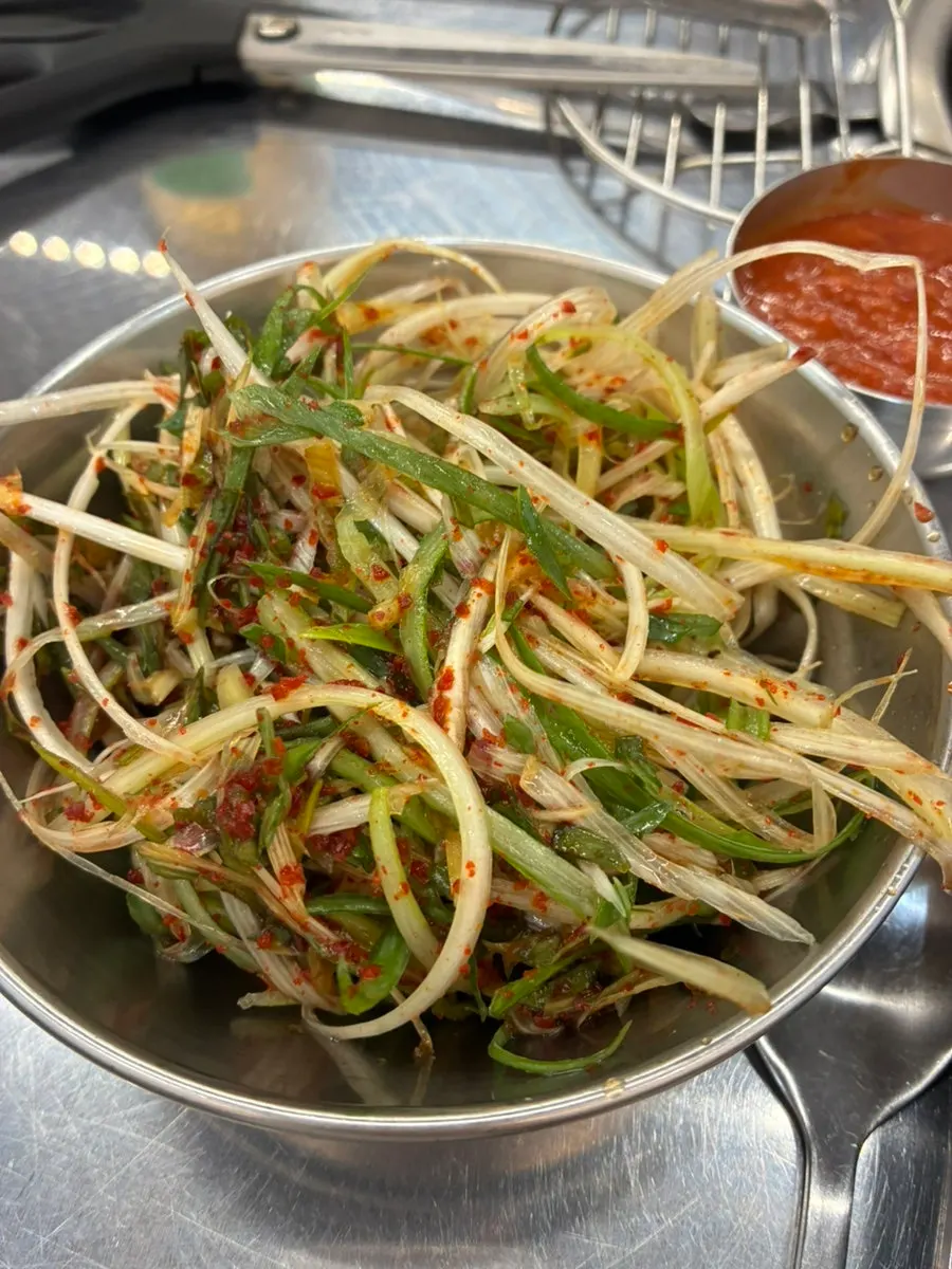 셀프바 물티슈와 종이컵, 아기 포크