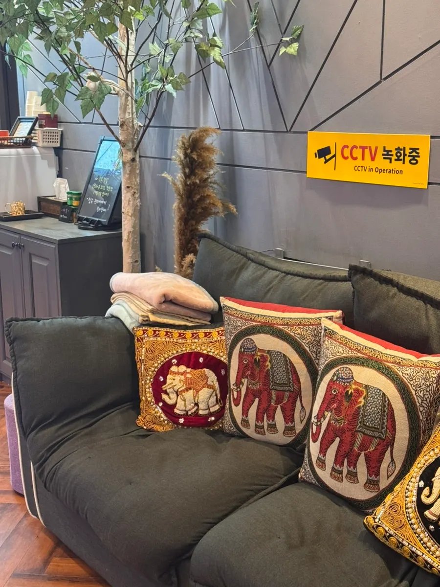 Leaving Puan Massage Dujeong Branch after the treatment