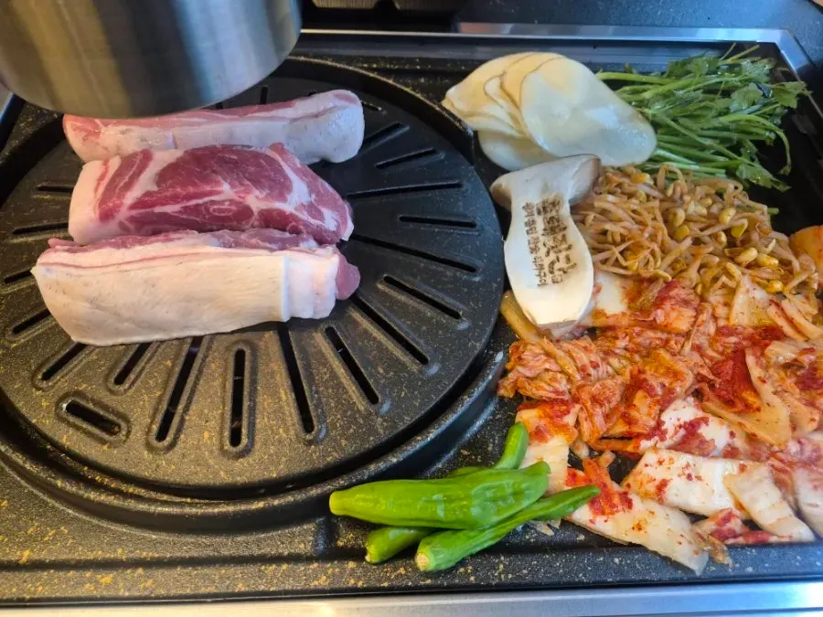 Thick fresh pork served in whole cuts