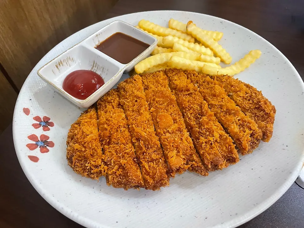 청원식당 돈까스 한 접시