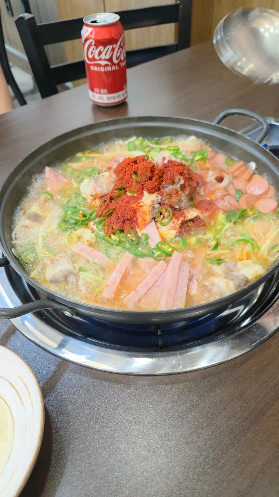 Side dishes and ramyeon noodles at the self-serve bar