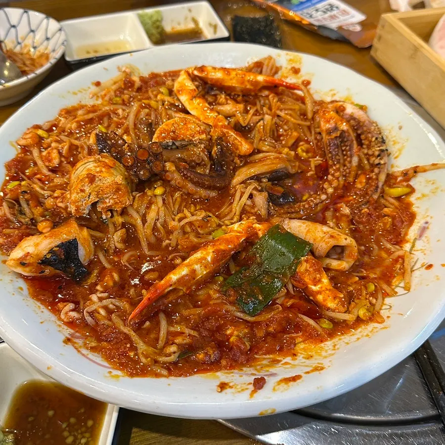Seafood stew with nakji and abalone