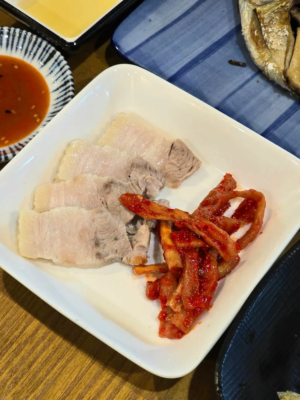 作为基础小菜的一盘白切肉