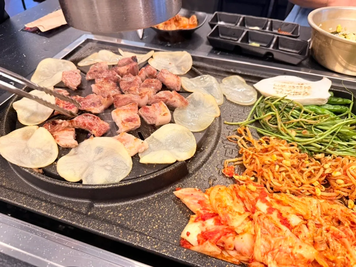 참돼짓간 천안두정점 저녁 고기 한 상
