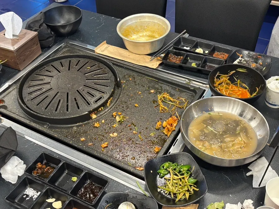 남김 없이 비운 식사 마무리 상