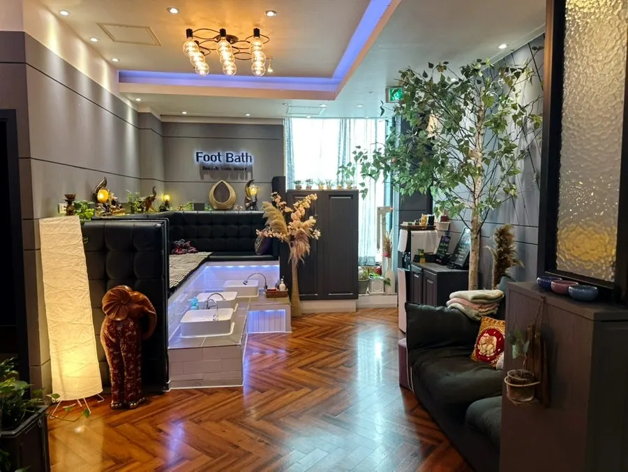 Exotic-style interior decor inside Puan Massage