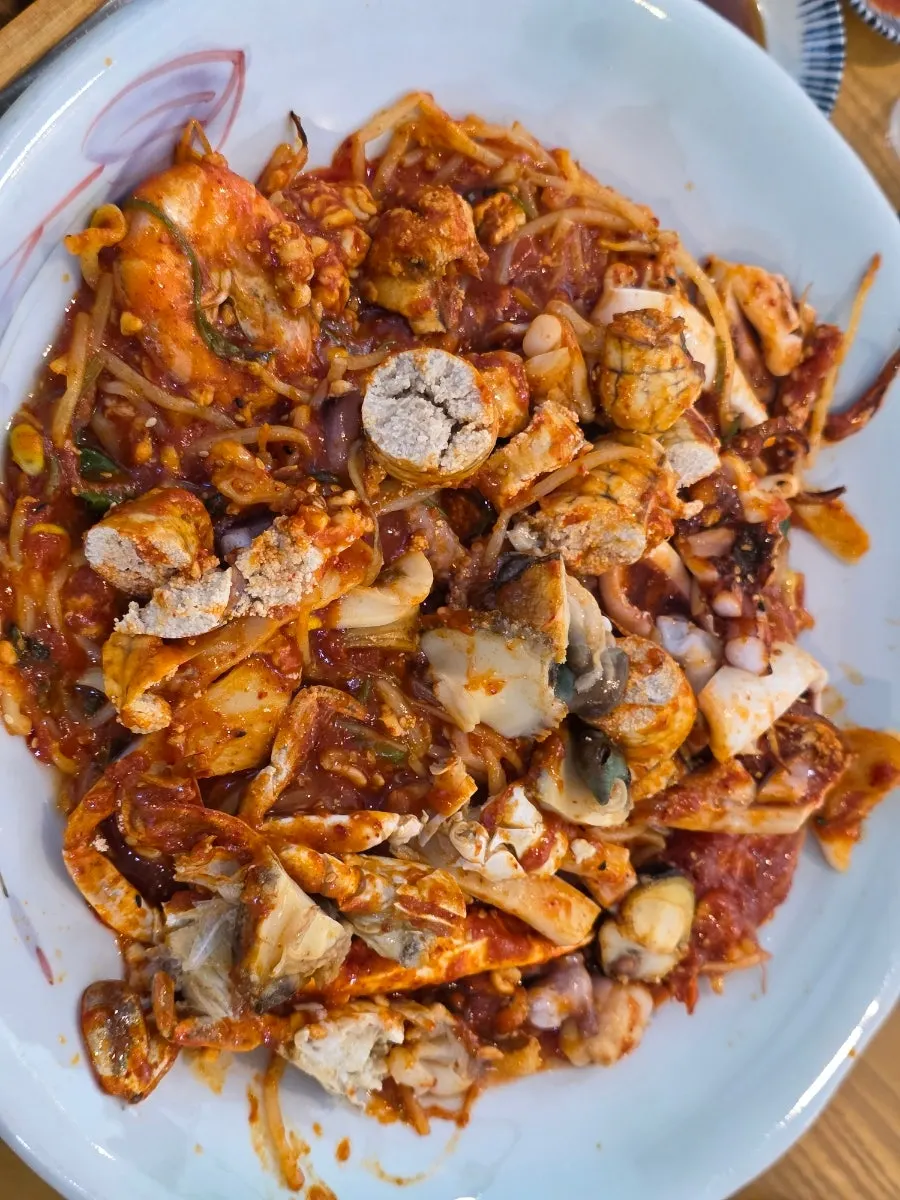 콩나물과 해산물이 어우러진 해물찜 사진