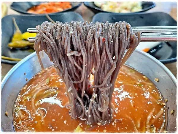 มุลแนงมยอนที่เสิร์ฟหลังหม้อไฟ