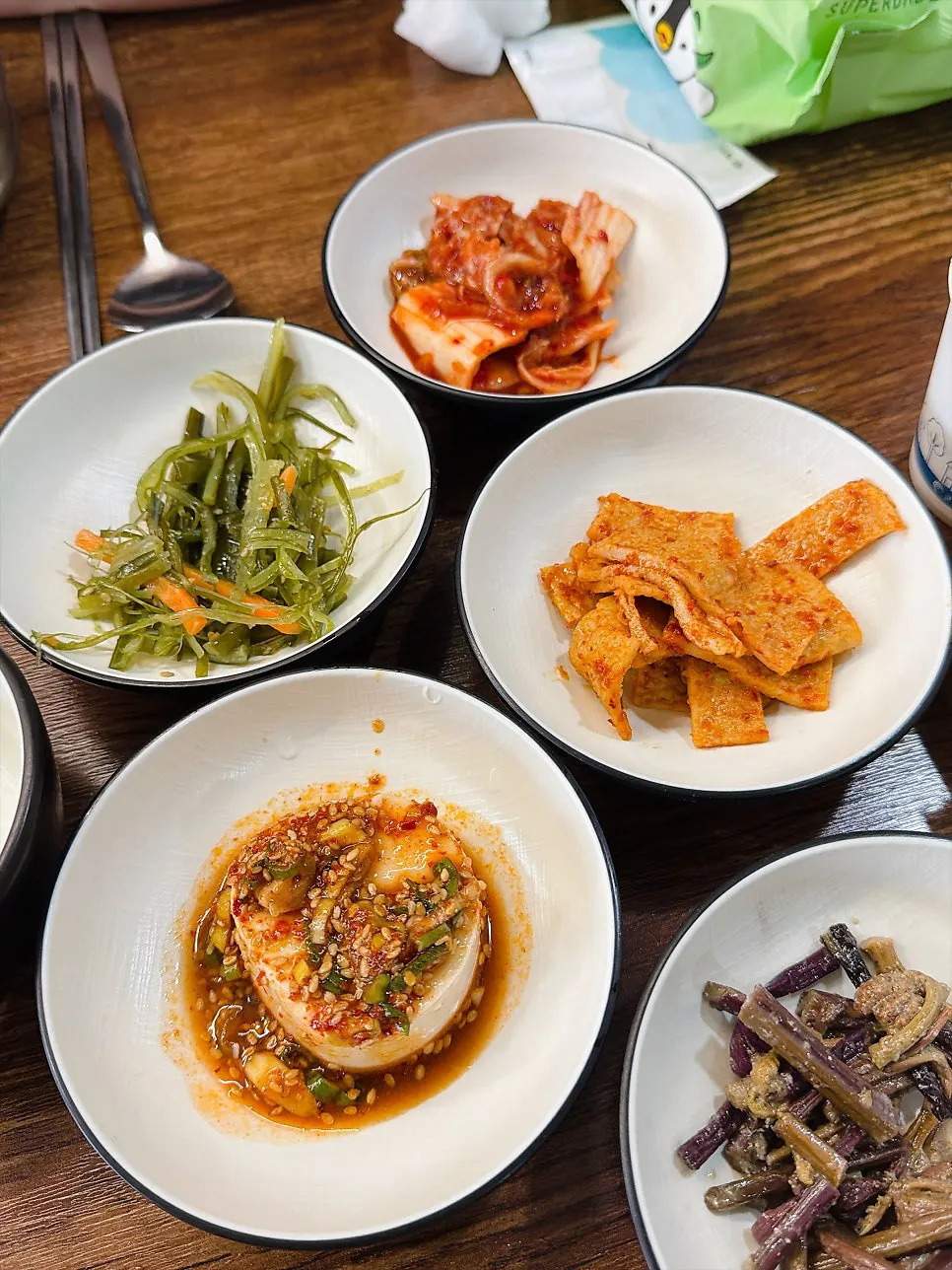 Side dishes included in the set