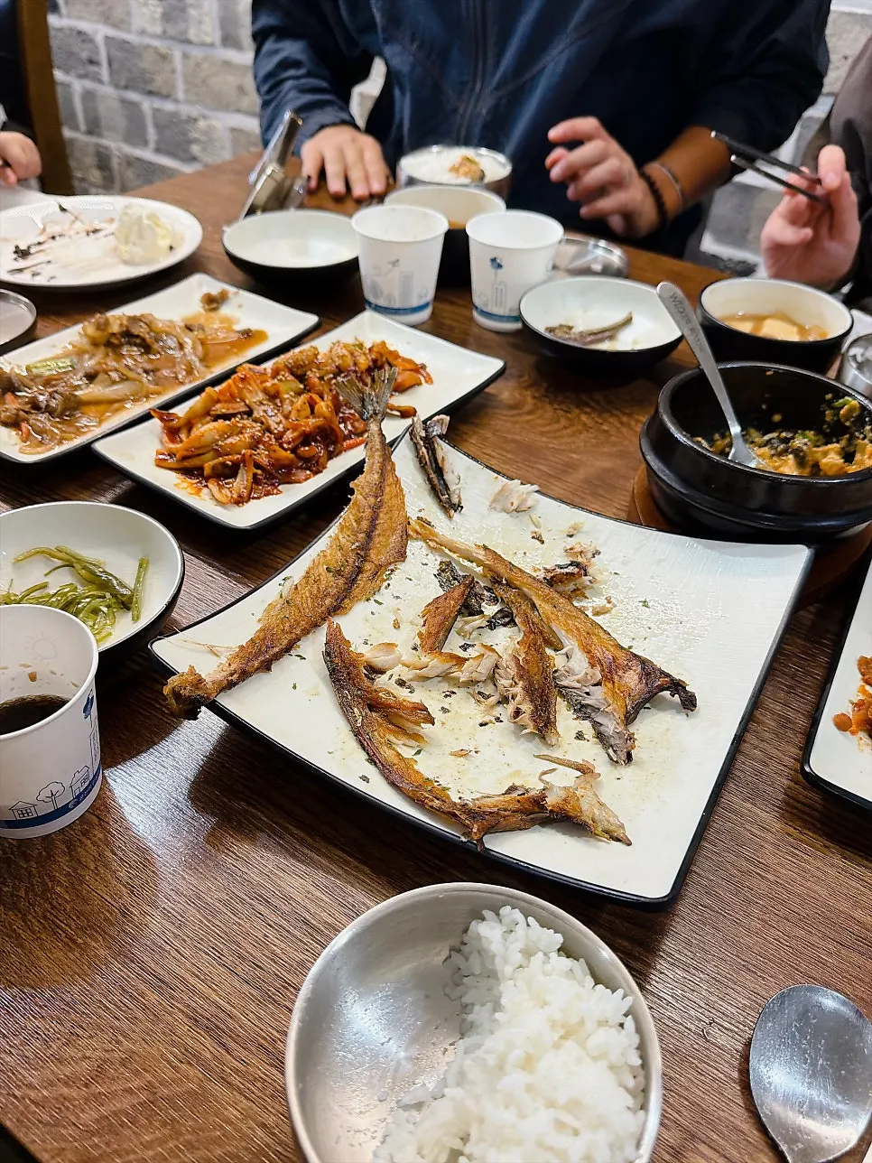 Spicy pork and pork bulbaek full-table meal