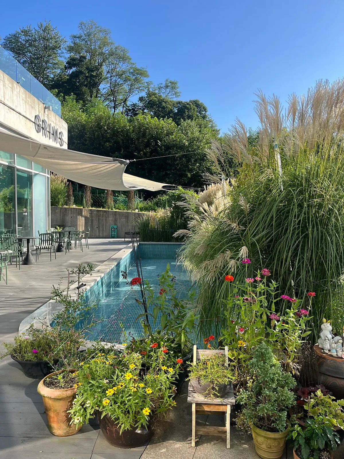 Exterior of Geurimseu Cafe in Cheonan