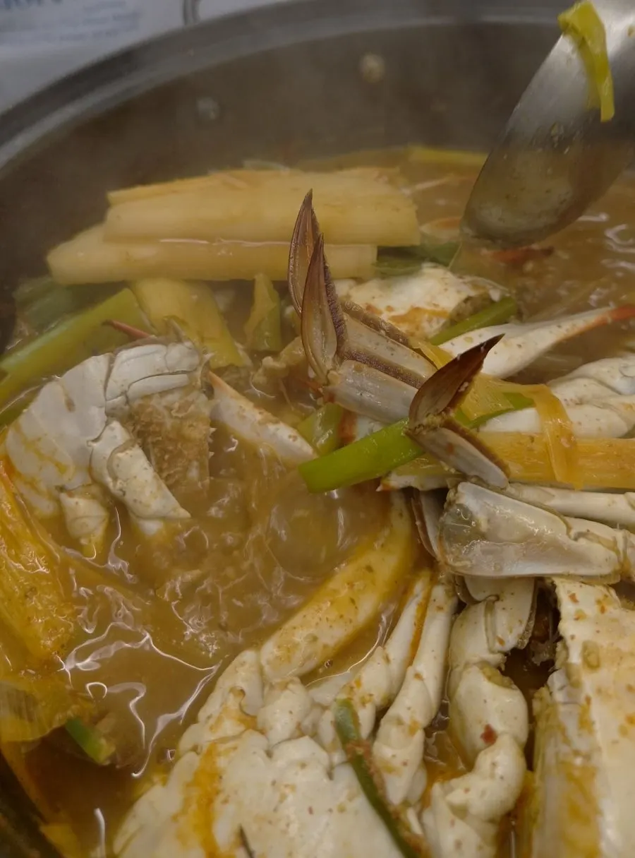 Meat-packed Yeonpyeongdo blue crab flesh