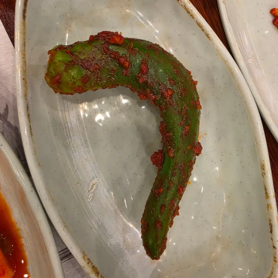 입맛 돋우는 고추 장아찌 반찬