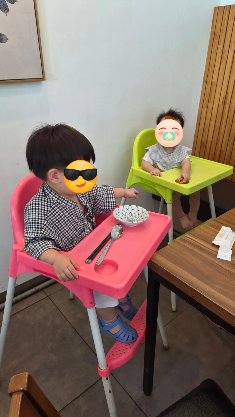 동해바다횟집 프라이빗 룸과 유아의자