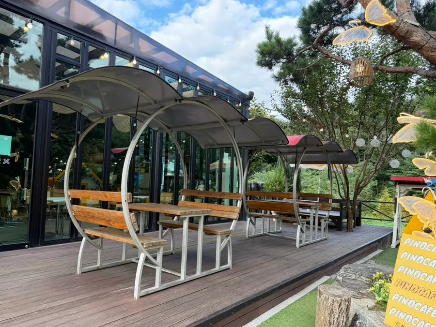 Pino Cafe Cheonan outdoor seating area