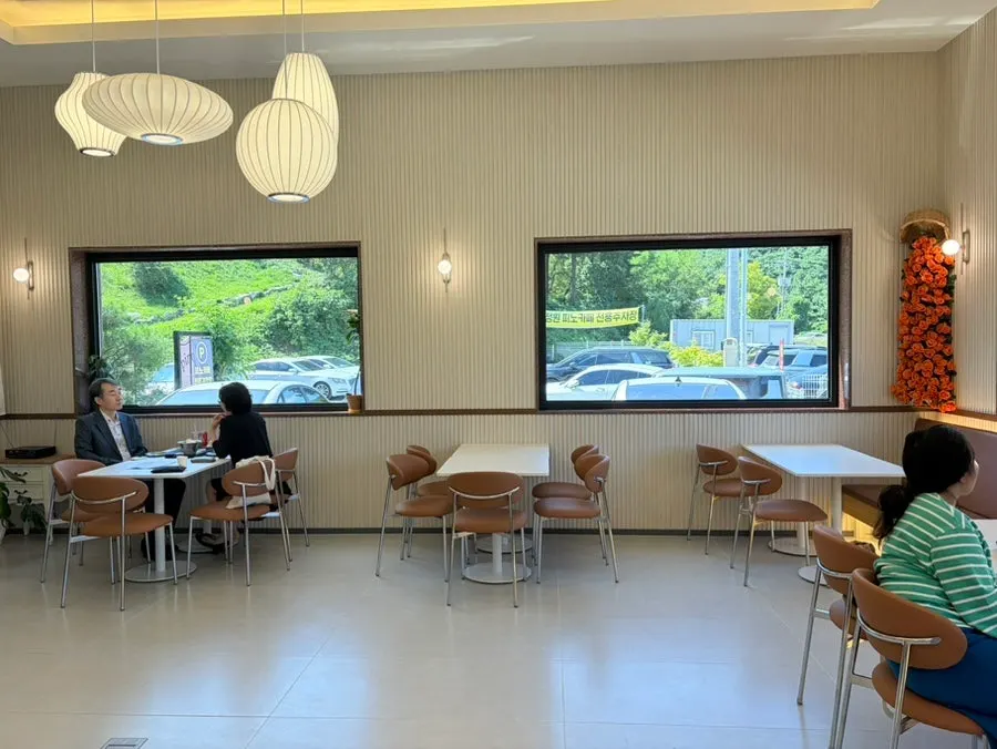 Inside the Pino Cafe Cheonan annex