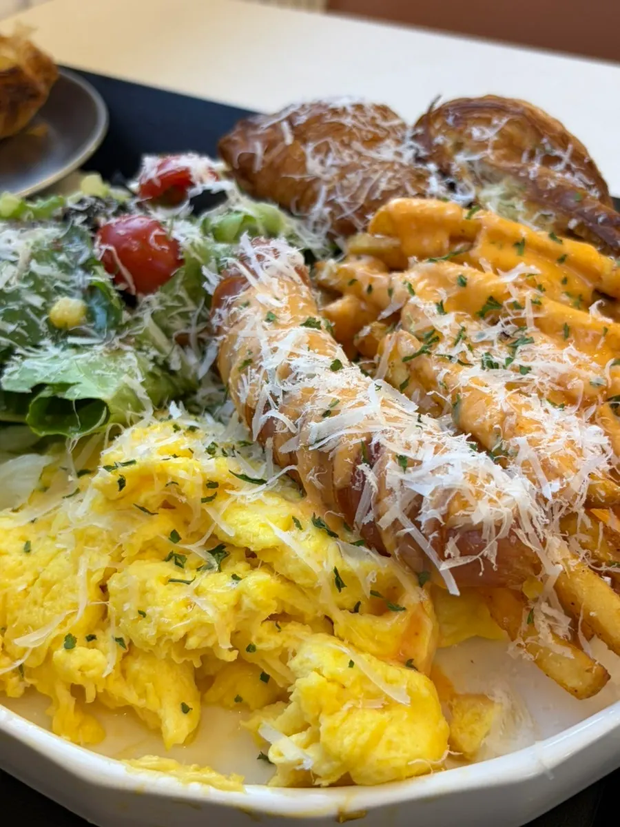 A full brunch spread at Pino Cafe Cheonan