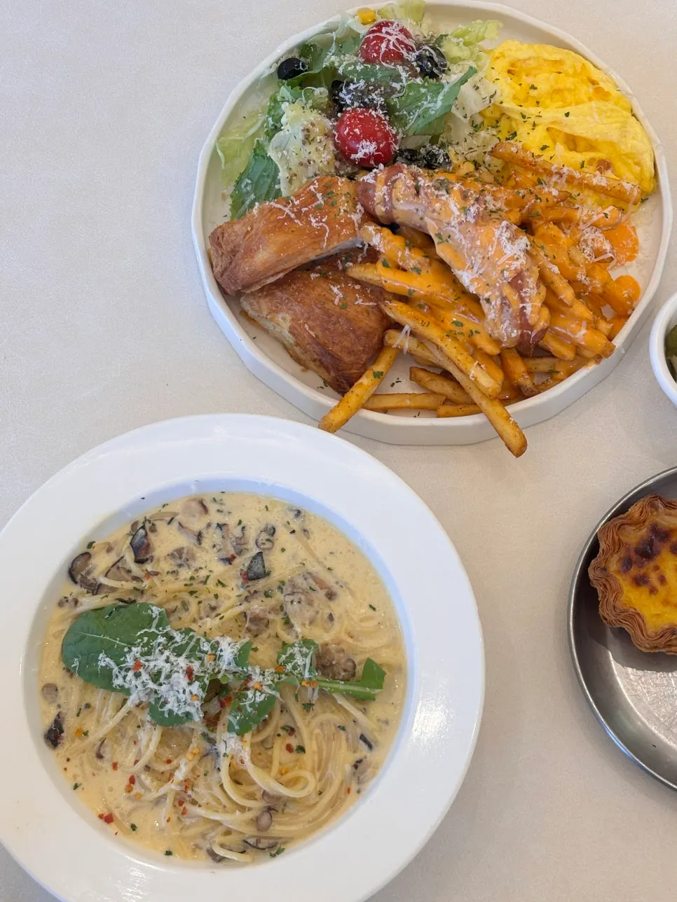 Pino Cafe brunch order
