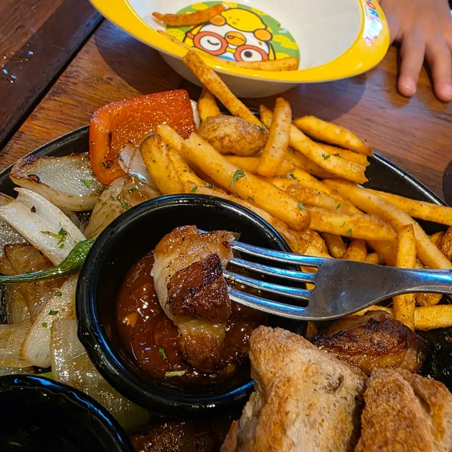 Charcoal-grilled pork belly and sauces