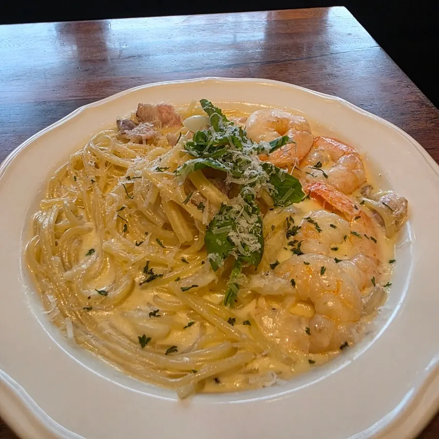 Bacon shrimp cream pasta