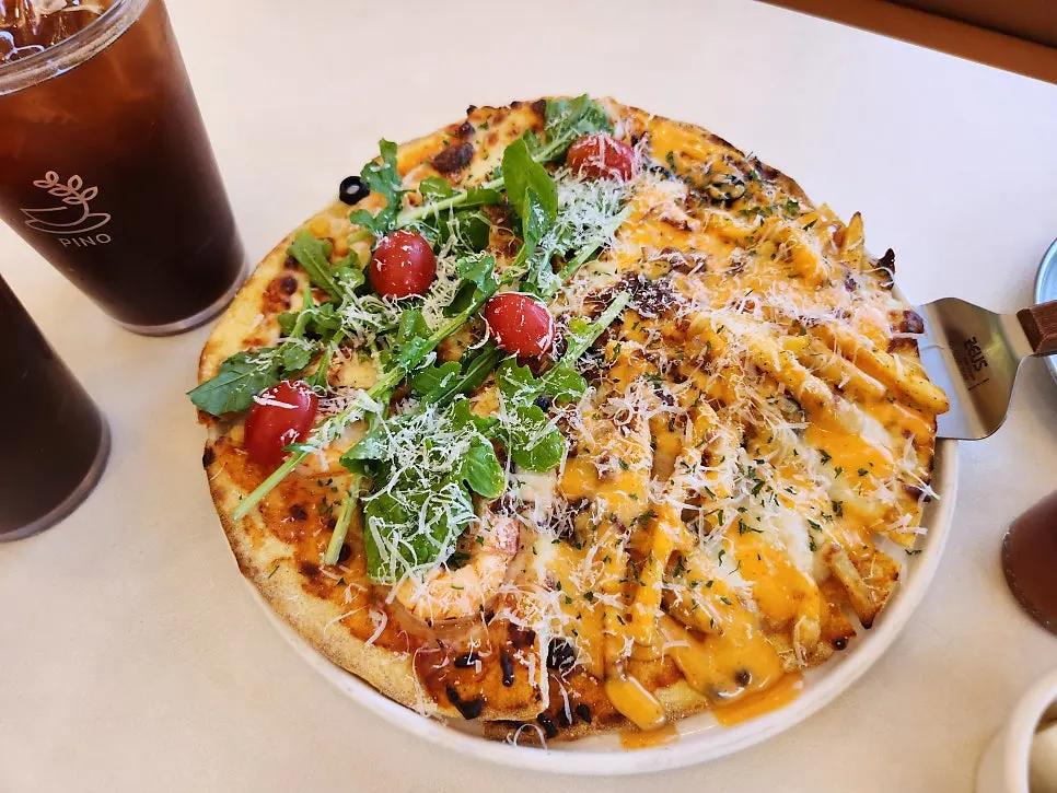 The Shrimp & Potato Pizza we ordered