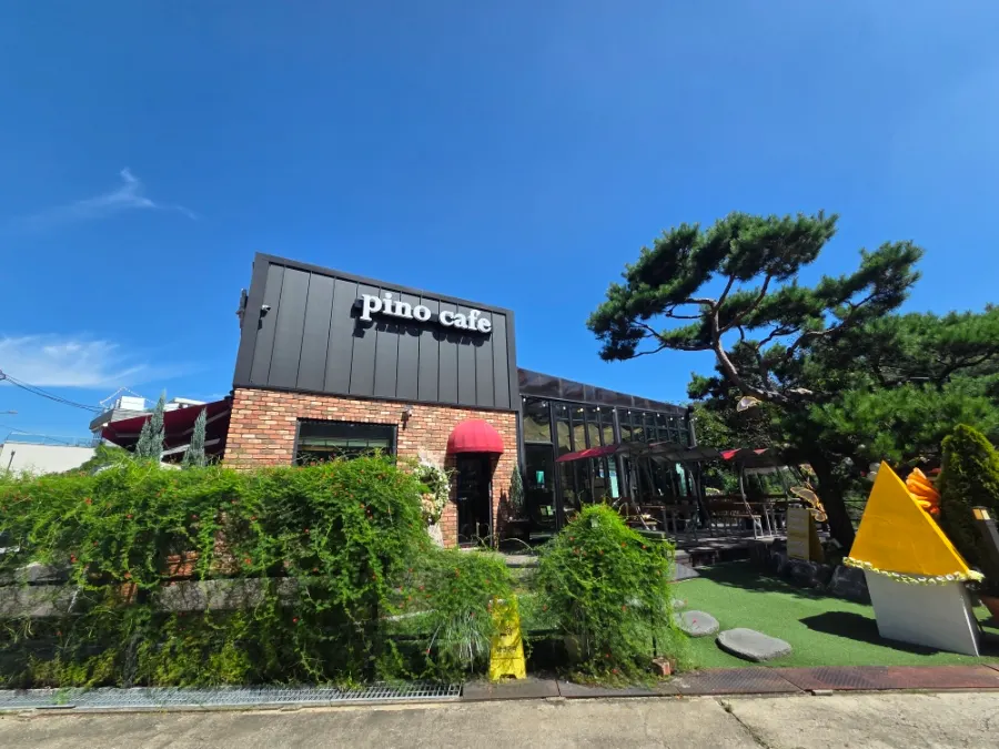 Pino Cafe scenery in Pungse, Cheonan