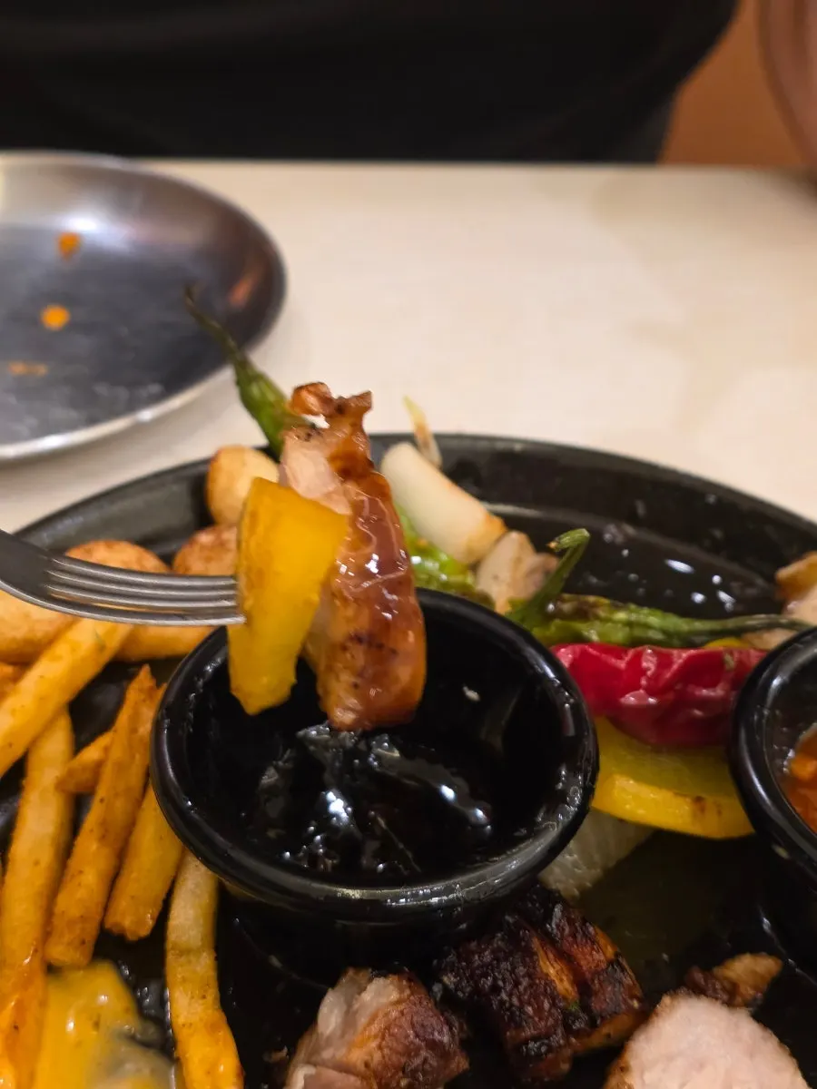 大きな丸ごとサムギョプサルが入ったステーキメニュー