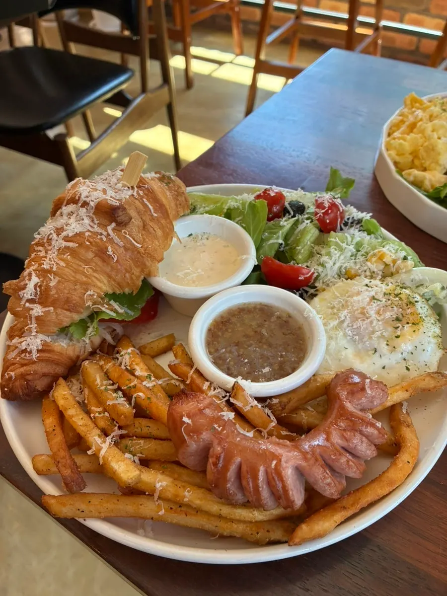 Special Lunch brunch plate