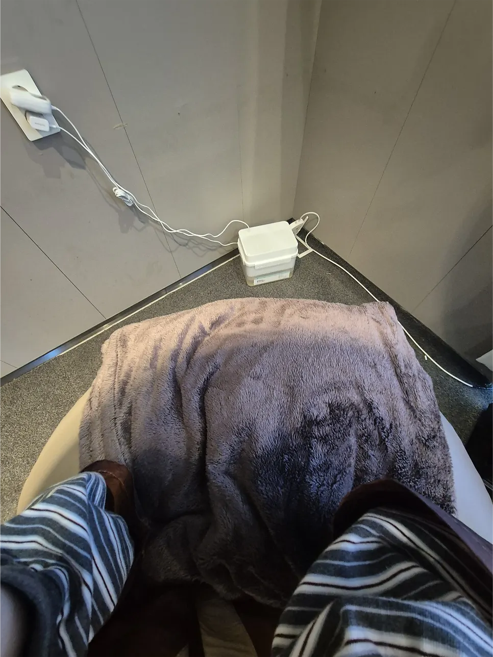 Lying down in the care chair in the private room