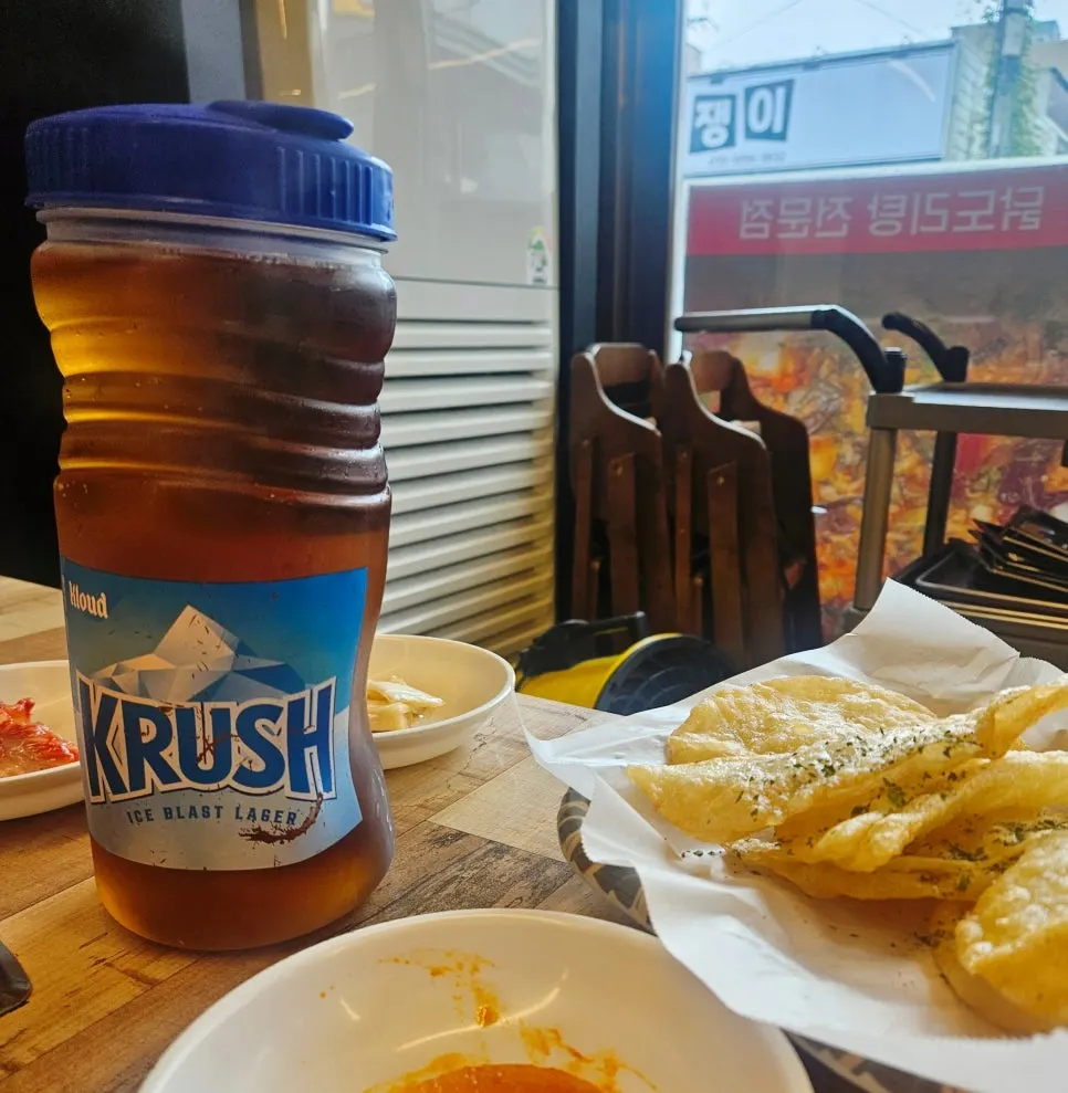 솥뚜레 기본 음료로 나온 보리차