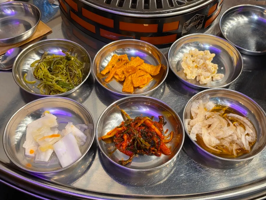 Table set with onion pickle sauce