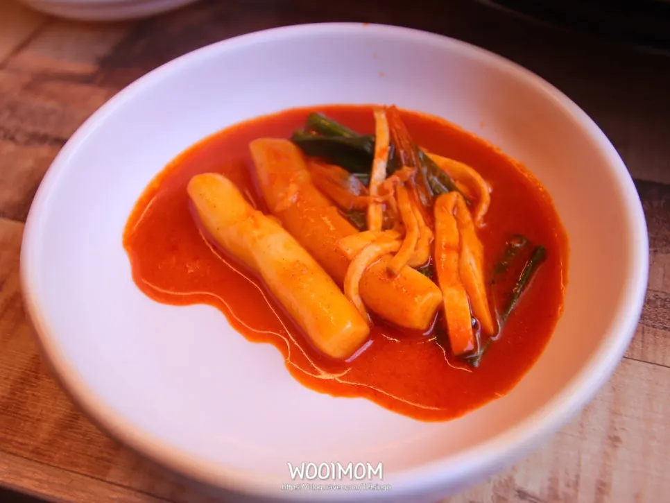 Dakdoritang with rice cakes and vegetables