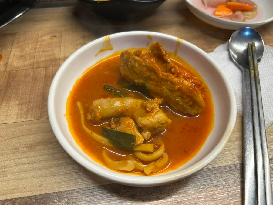 양념에 졸아든 밀떡과 야채