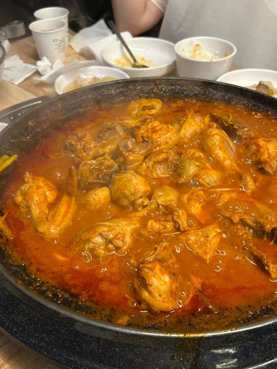 Cauldron chicken stew with the broth reduced